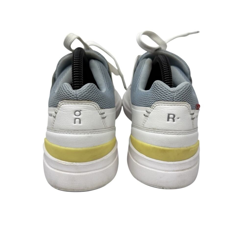 On Running THE ROGER Advantage Women’s Sz 8.5 White and Gray Athletic Shoes - Picture 4 of 14